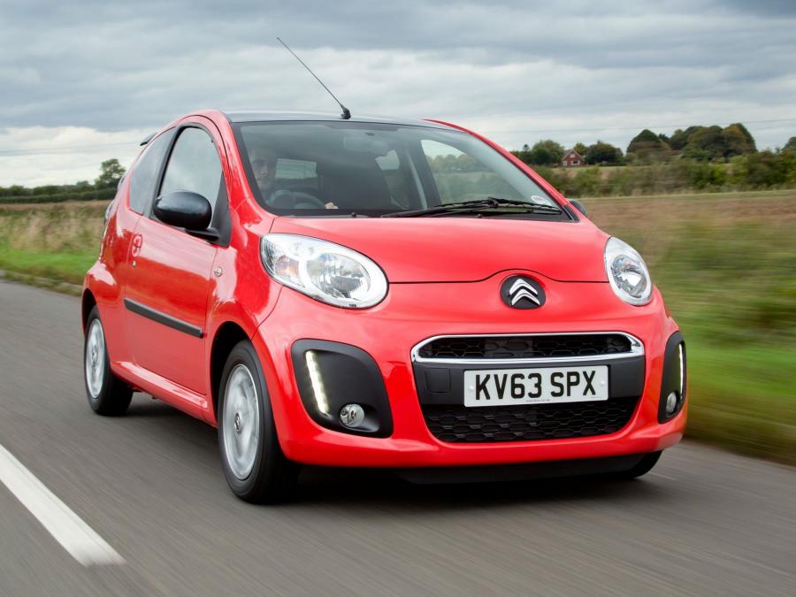  Citroen C1 Platinum 3-Door 2013 года  (фото 2 из 6)